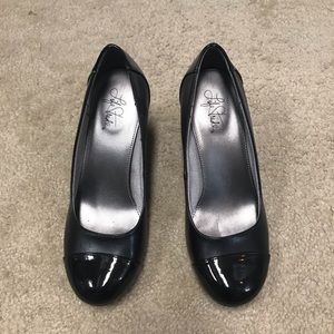 Life stride black heels, size 7 1/2